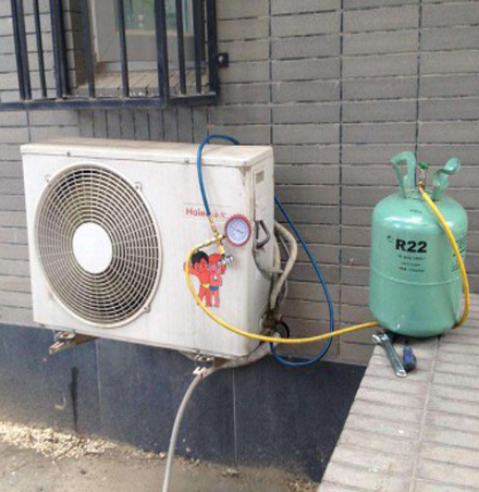让胡路空调加氟